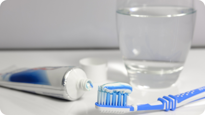 歯ブラシ＆歯磨き粉の画像