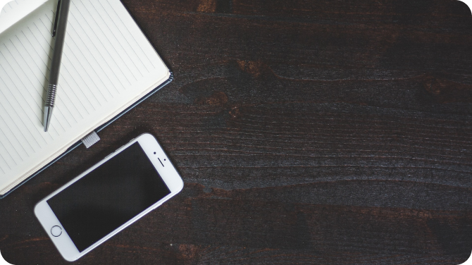 スマホとノートの画像